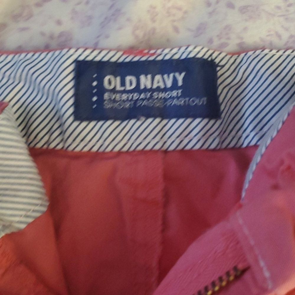 Shorts - Picture 3 of 3